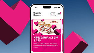 Ein Handy zeigt in der MeinMagenta App die Magenta Moments Angebote - ein Heißgetränk um € 2,50 bei Anker